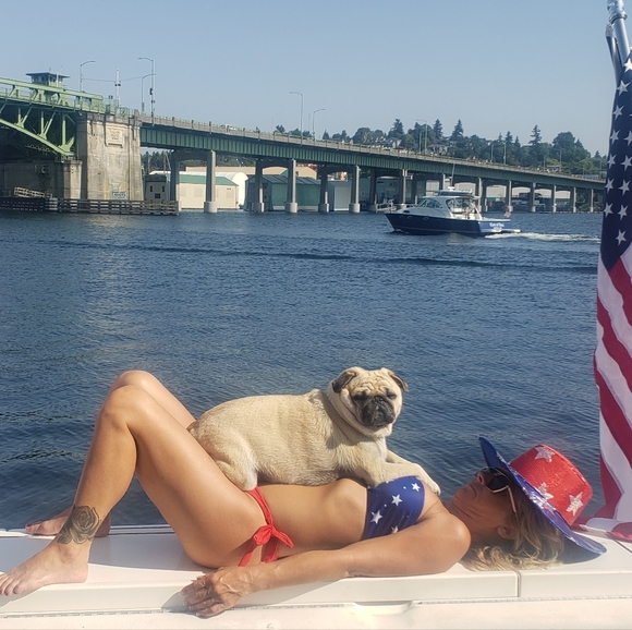 Meet your Posher, Jennifer - Picture 3 of 4